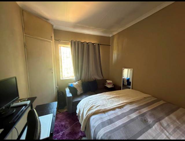 2 BEDROOM APARTMENT FOR SALE IN DIE HOEWES